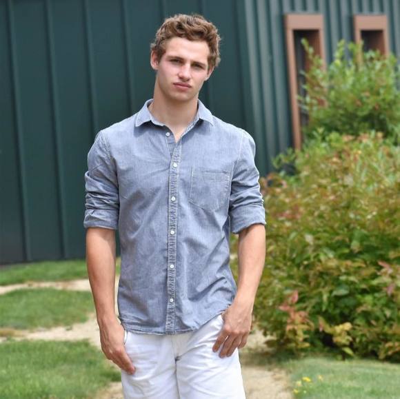 Meet your Posher, Barrett - Picture 1 of 1